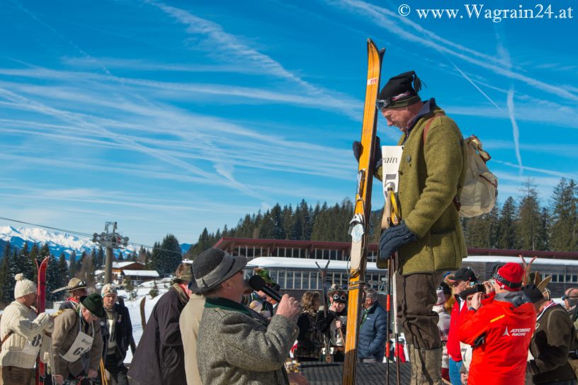 Skikontrolle beim Ski-Nostalgie 2015 in Wagrain