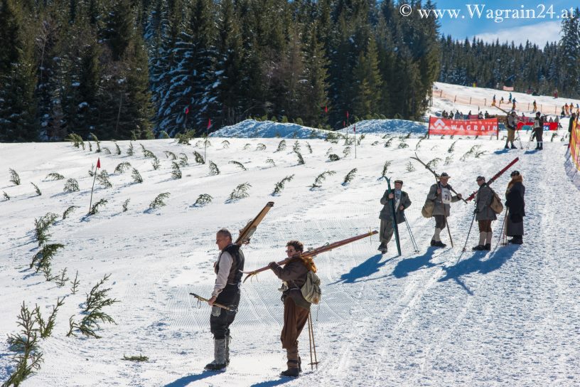 Anstieg zum Start des Ski-Nostalgie 2015 in Wagrain