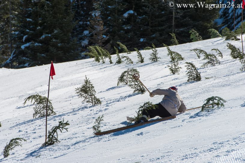 Sturz von Teilnehmerin - Ski-Nostalgie 2015 in Wagrain